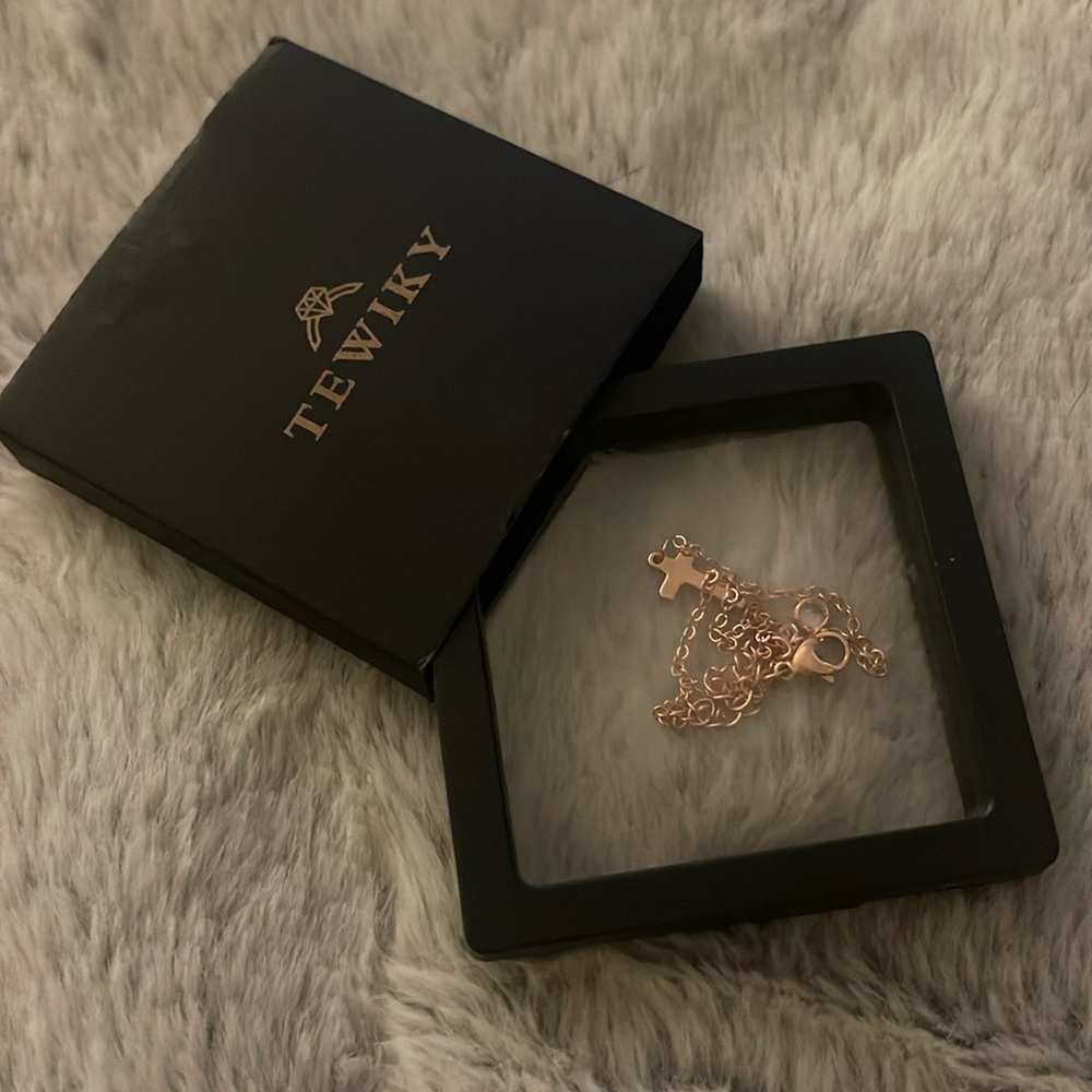 cross bracelet